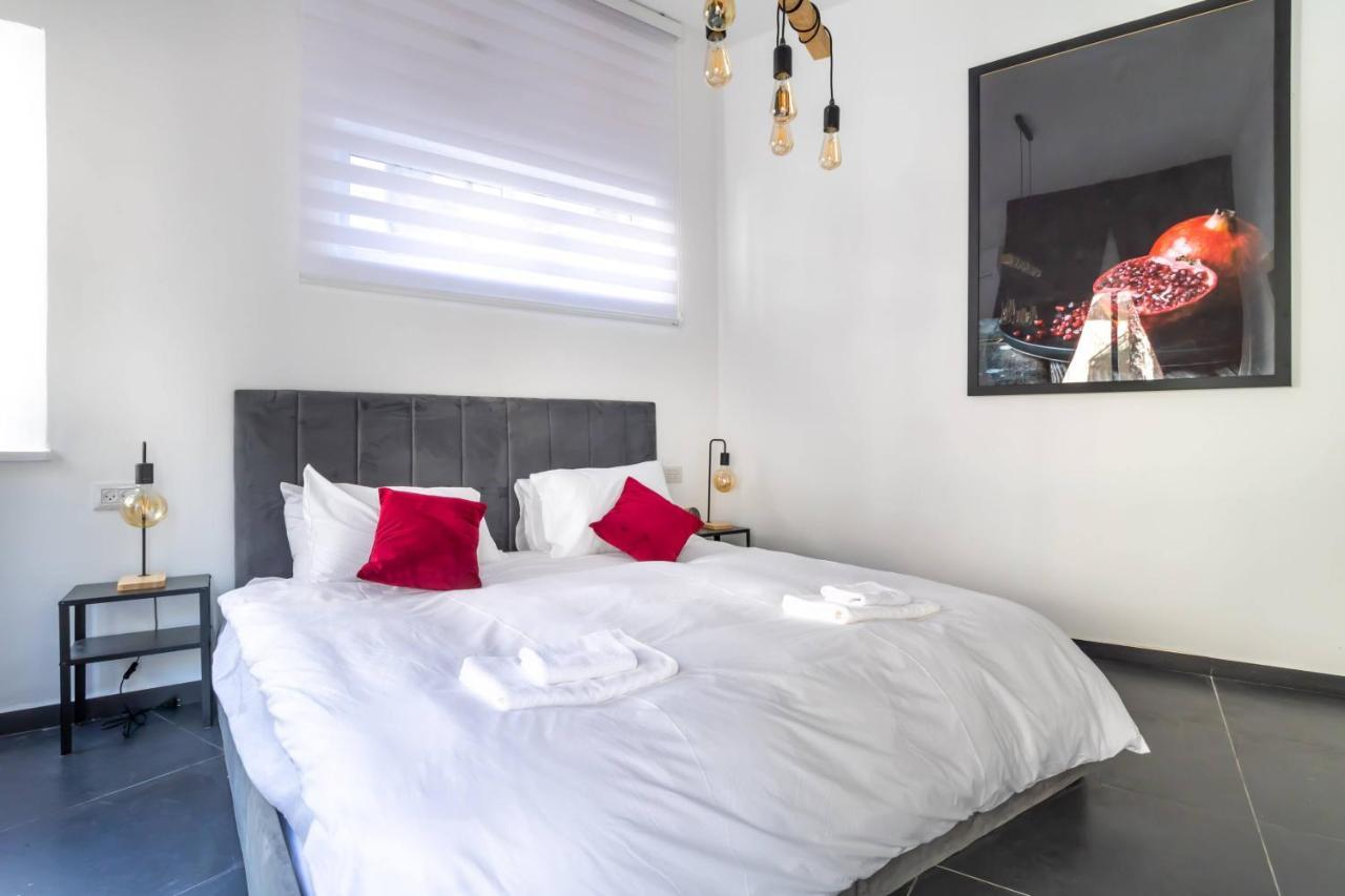 Midrahov Urban Suites Jerusalem Exterior photo
